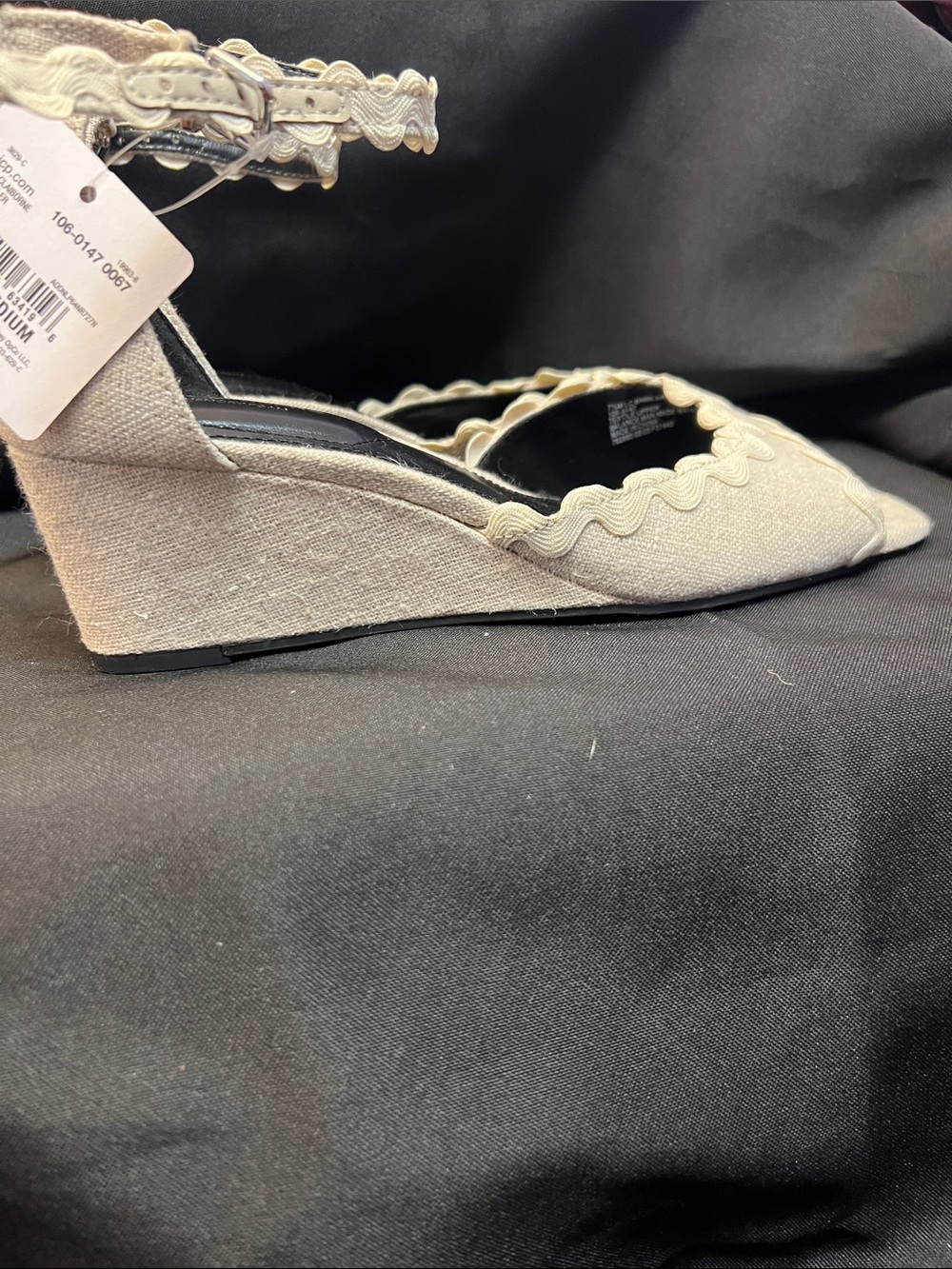 Neutral Scalloped Ankle-Strap Heels - Picture 4 of 4